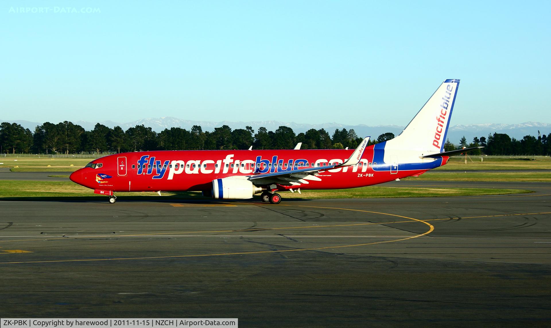 ZK-PBK, 2008 Boeing 737-8FE C/N 36604, Departing to BNE