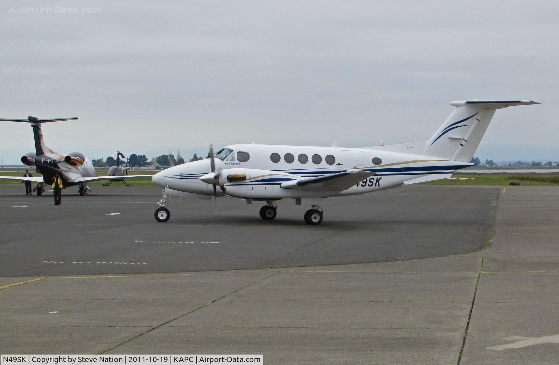 N49SK, 1982 Beech B200 King Air C/N BB-1090, J & B Wood enterprises (Winton, CA) 1982 Beech B200 arriving at Napa, CA