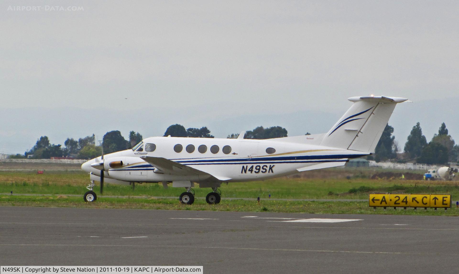N49SK, 1982 Beech B200 King Air C/N BB-1090, J & B Wood Enterprises (Winton, CA) 1982 Beech B200 departing Napa, CA