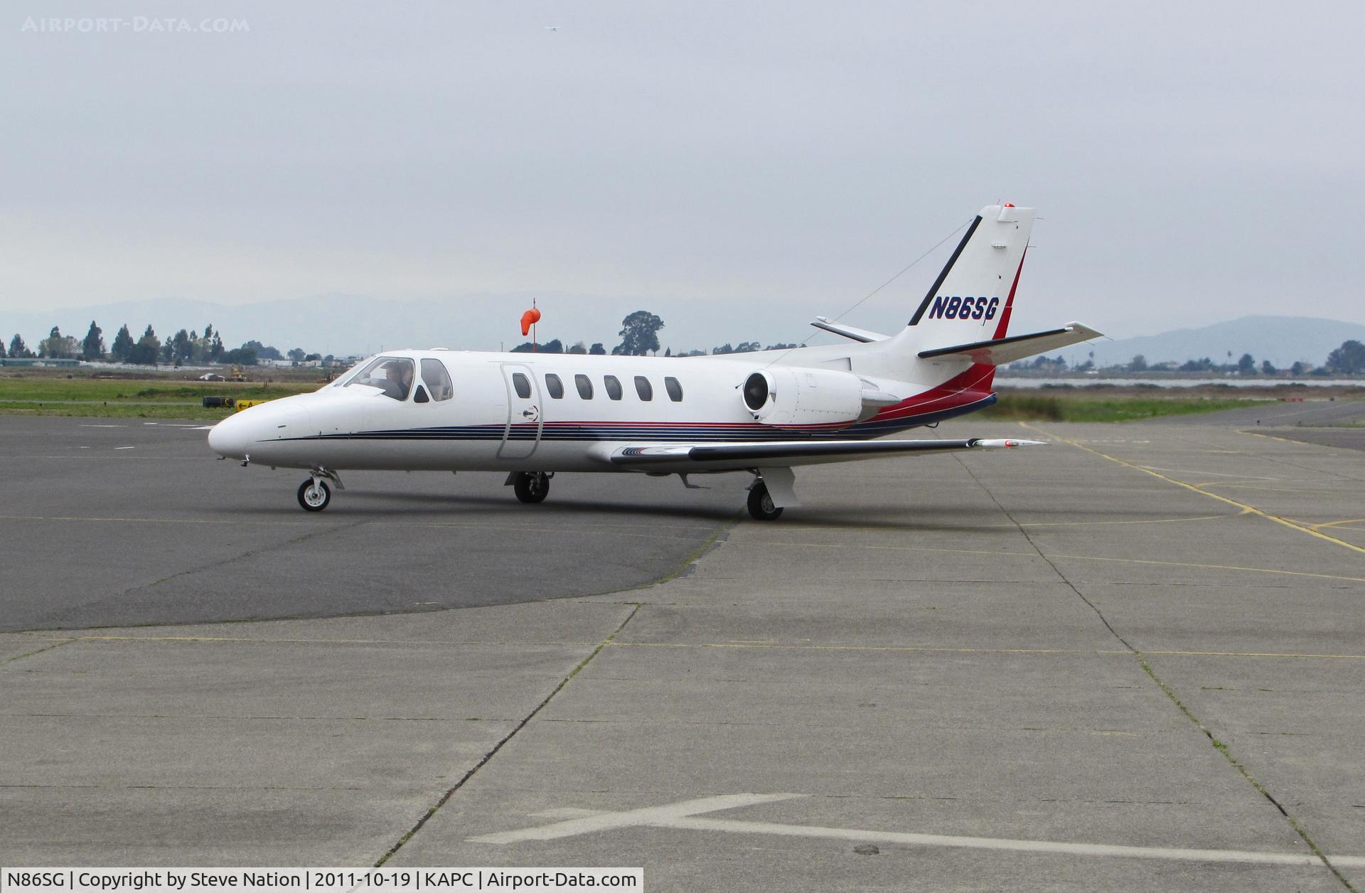 N86SG, 1982 Cessna 550 Citation II C/N 550-0350, Mick Inc (Salem, OR) 1982 Cessna 550 taxiing at Napa, CA