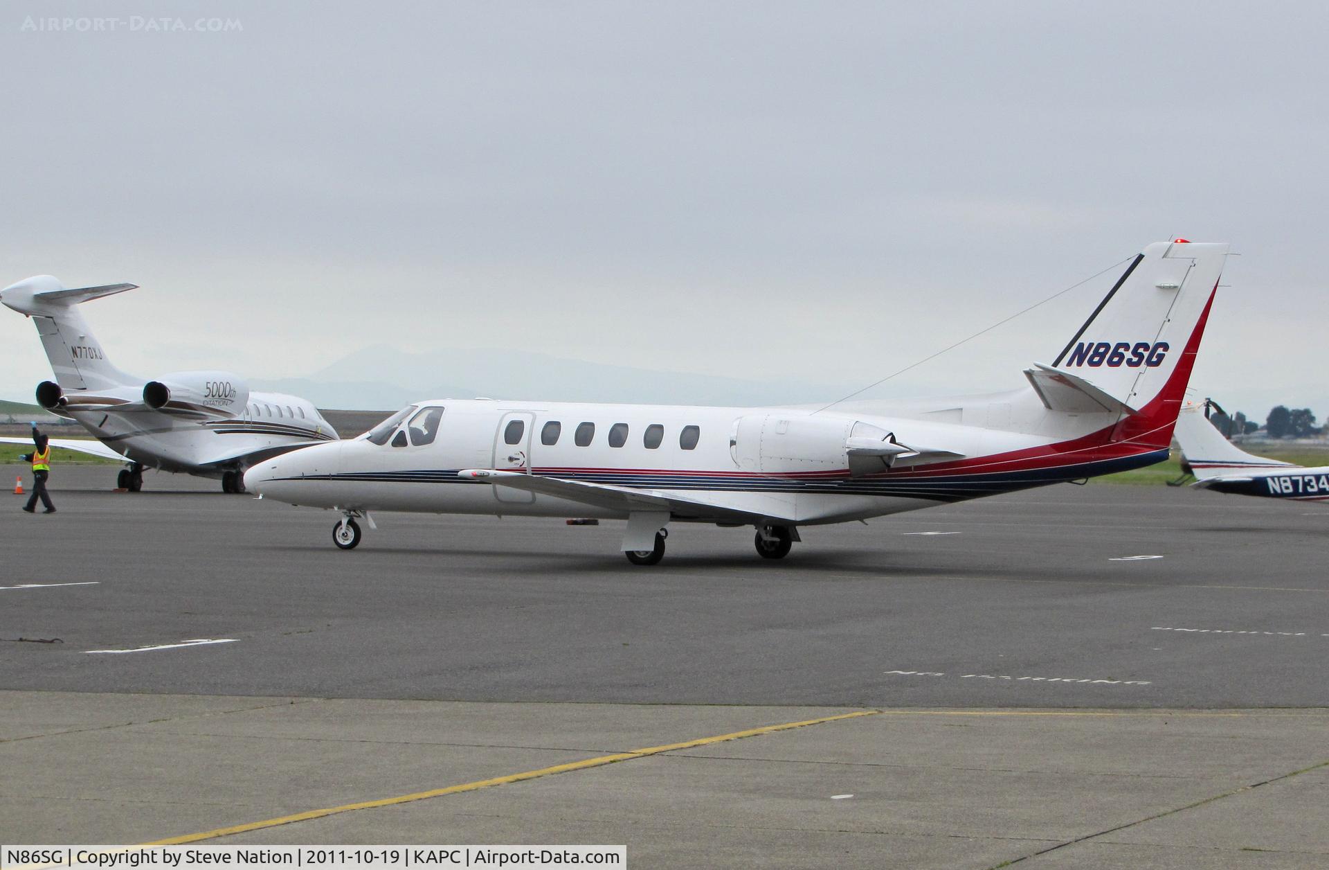 N86SG, 1982 Cessna 550 Citation II C/N 550-0350, Mick Inc (Salem, OR) 1982 Cessna 550 taxiing at Napa, CA