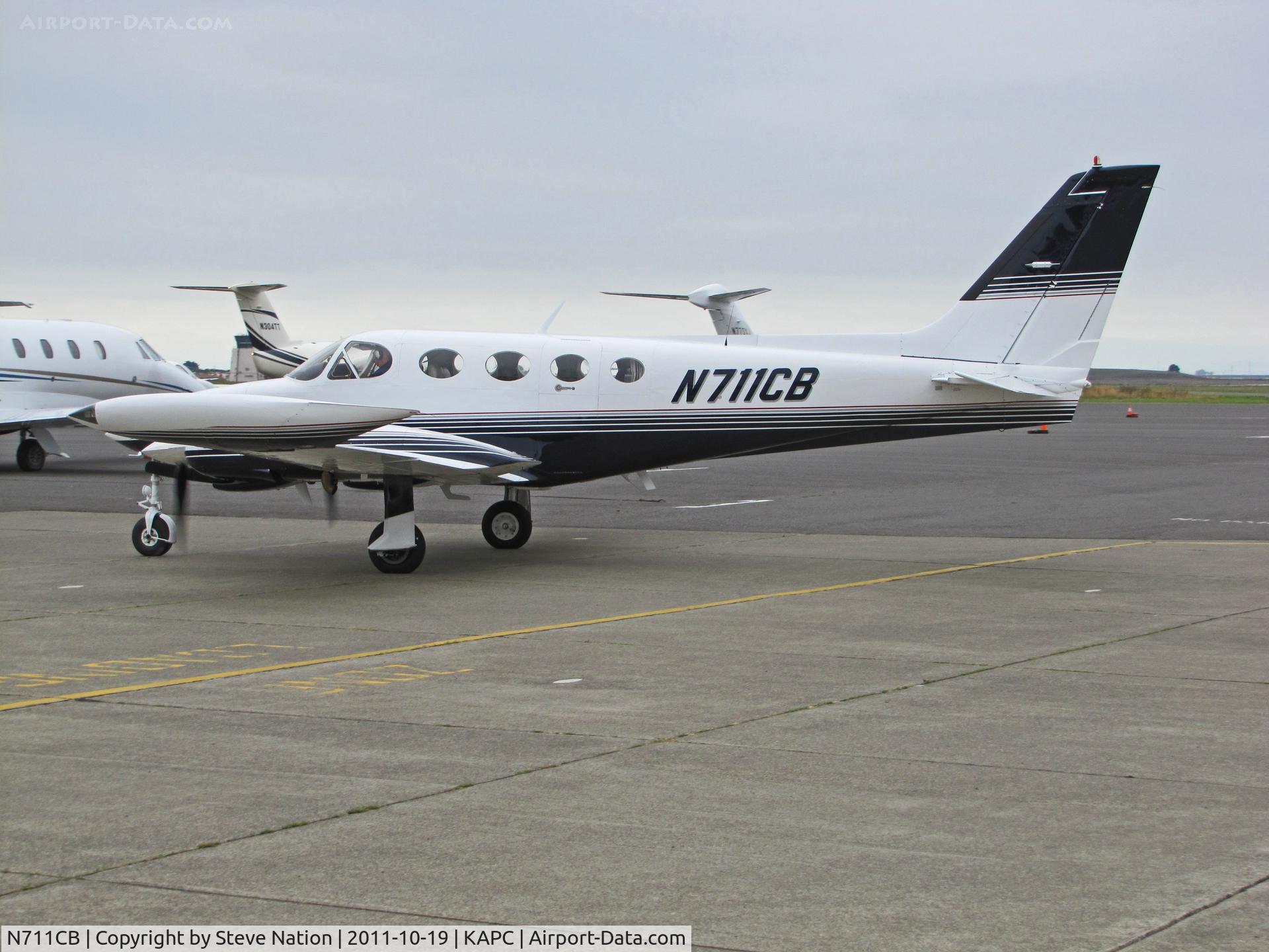 N711CB, 1979 Cessna 340A C/N 340A0913, SLO Air Group LLC, SLO, CA 1979 Cessna 340A RAM taxiing at Napa, CA