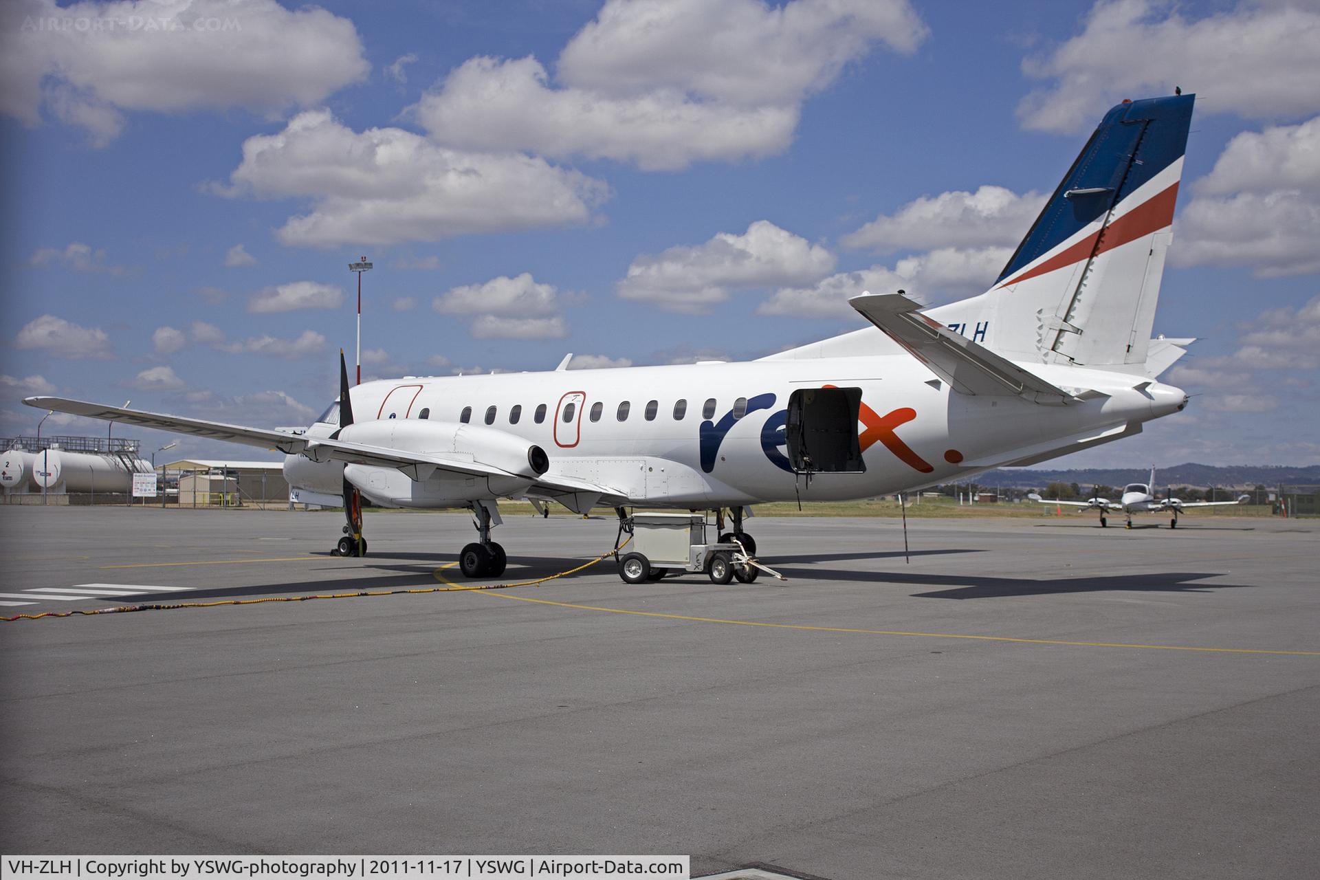 VH-ZLH, 1995 Saab 340B C/N 340B-376, Regional Express Airlines, VH-ZLH, Saab 340B on the tarmac at Wagga Wagga Airport.