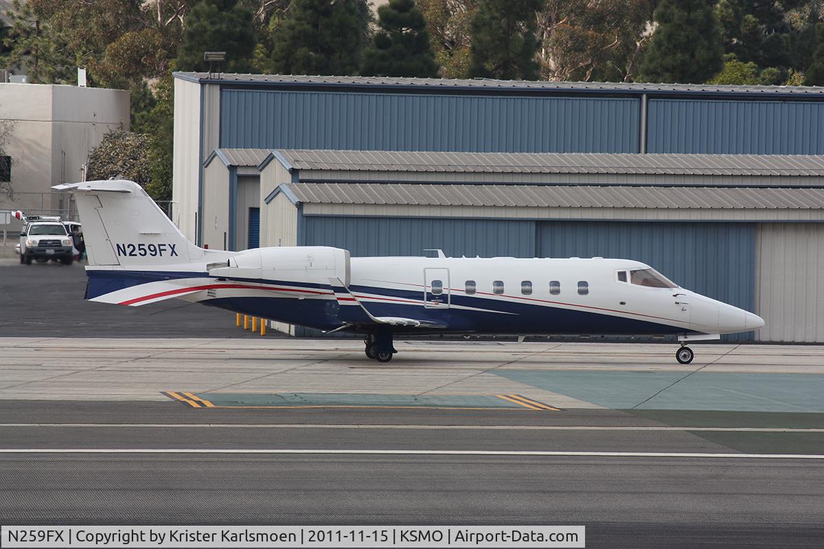 N259FX, 2005 Learjet 60 C/N 295, Taxi for departure.