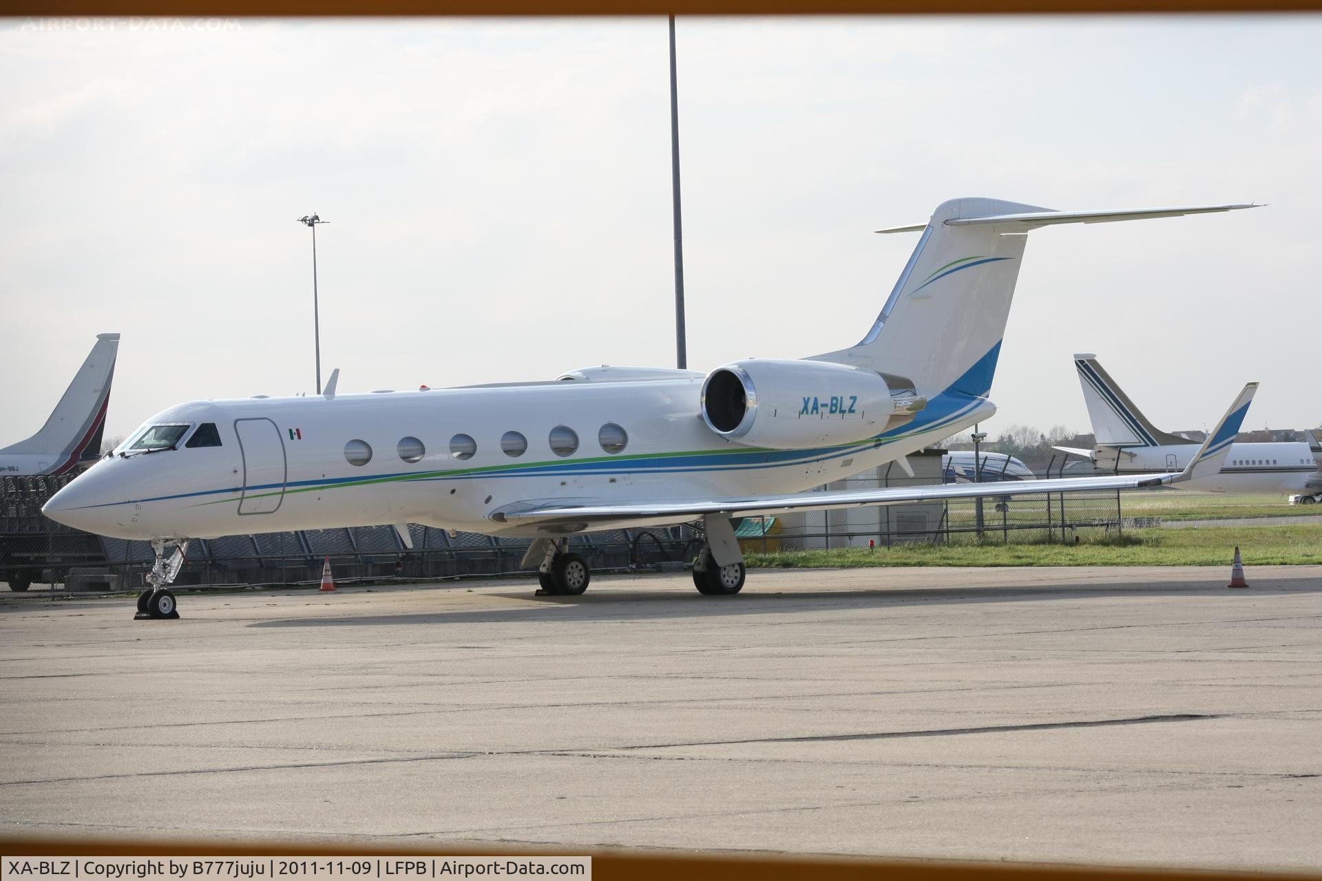 XA-BLZ, 2001 Gulfstream Aerospace G-IV C/N 1467, on transit at Le Bourget