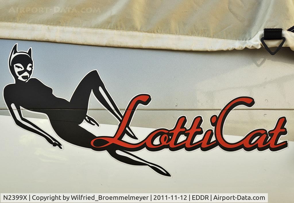 N2399X, 1980 Aero L-39C Albatros C/N 031612, Nice Lady, waiting for her two boys/pilots.