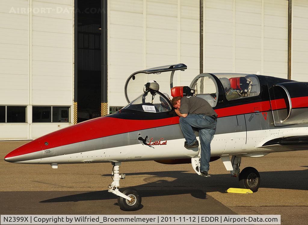 N2399X, 1980 Aero L-39C Albatros C/N 031612, Red to black, plus to minus. This is the way it works.