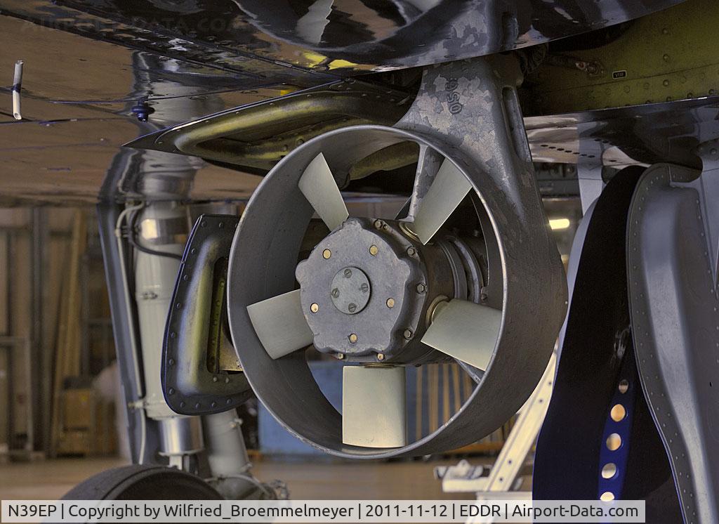 N39EP, 1984 Aero L-39C Albatros C/N 432845, The RAT (Ram Air Turbine).
