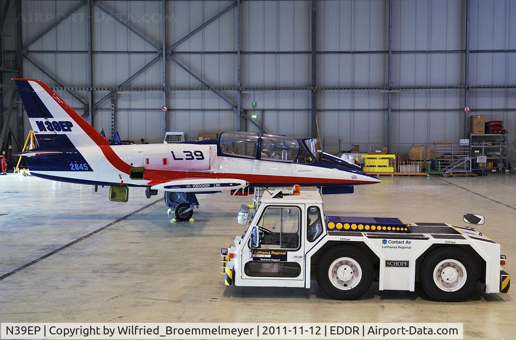 N39EP, 1984 Aero L-39C Albatros C/N 432845, In the Contact Air Hangar at Saarbruecken (Germany).
Need maintenance for your aircraft contact us !!