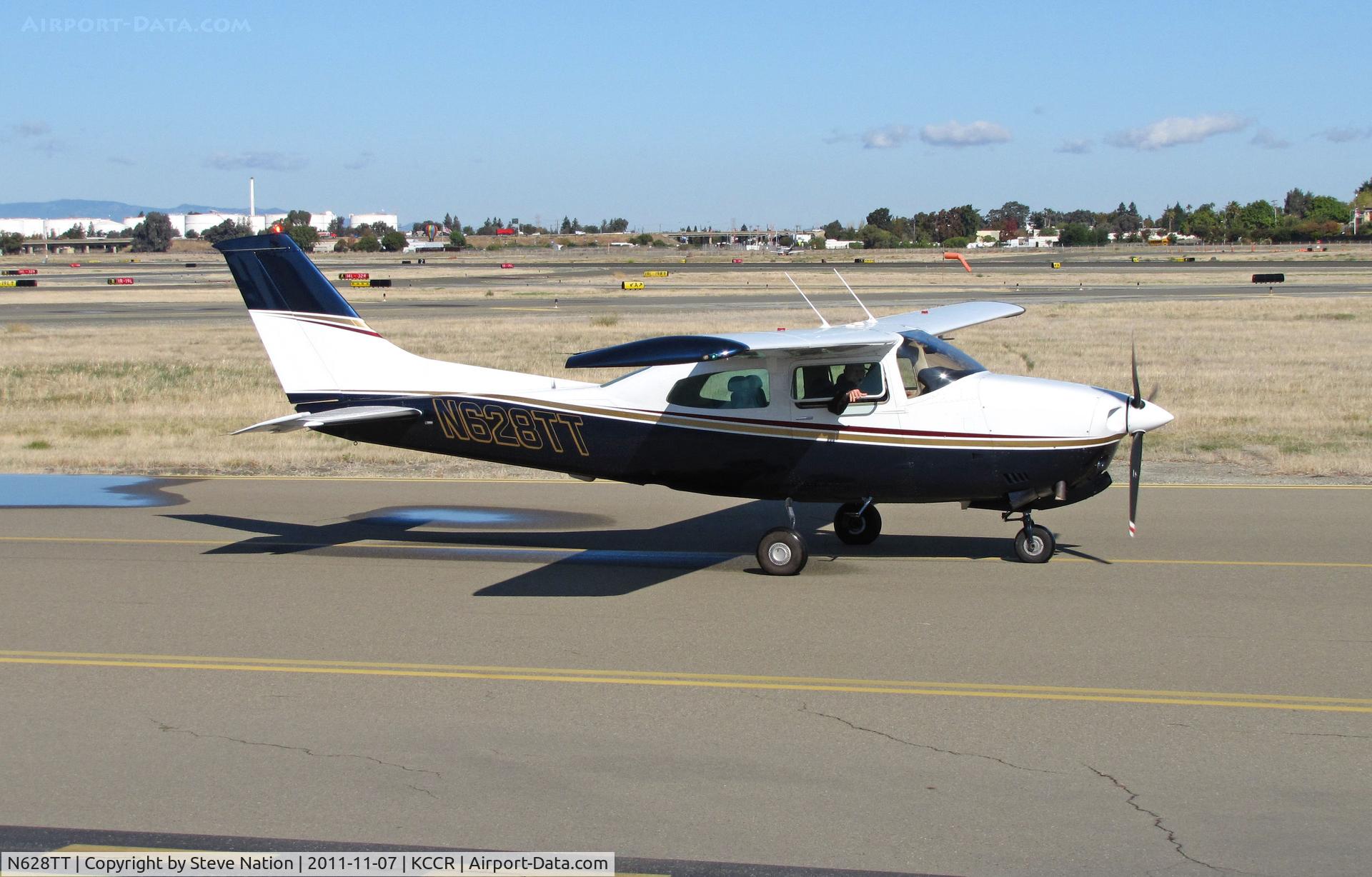 N628TT, 1978 Cessna T210N Turbo Centurion C/N 21063058, Returning, locally-based 1978 Cessna T210N taxiing to East ramp at Buchanan Field