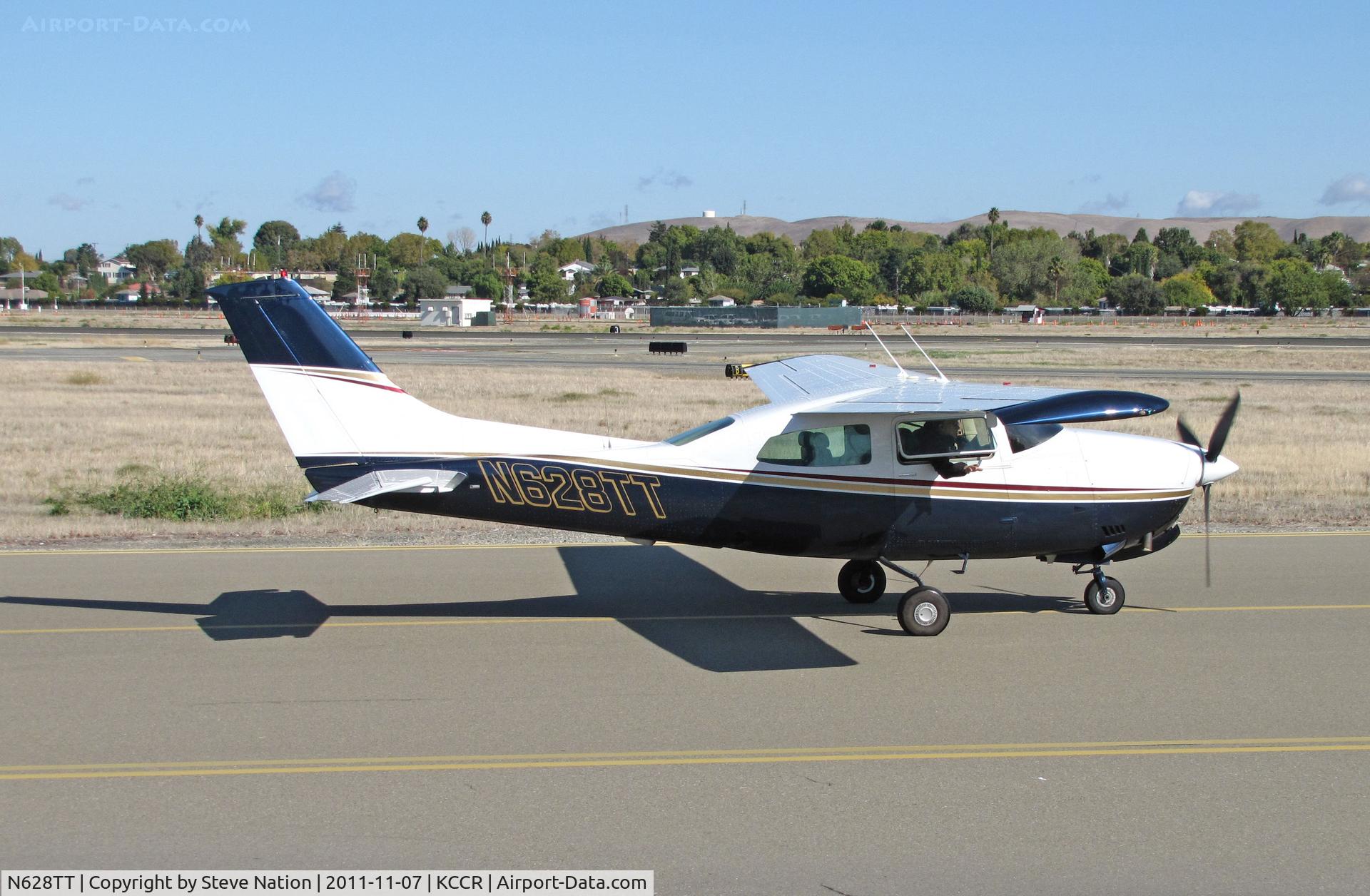N628TT, 1978 Cessna T210N Turbo Centurion C/N 21063058, Returning, locally-based 1978 Cessna T210N taxiing to East ramp at Buchanan Field