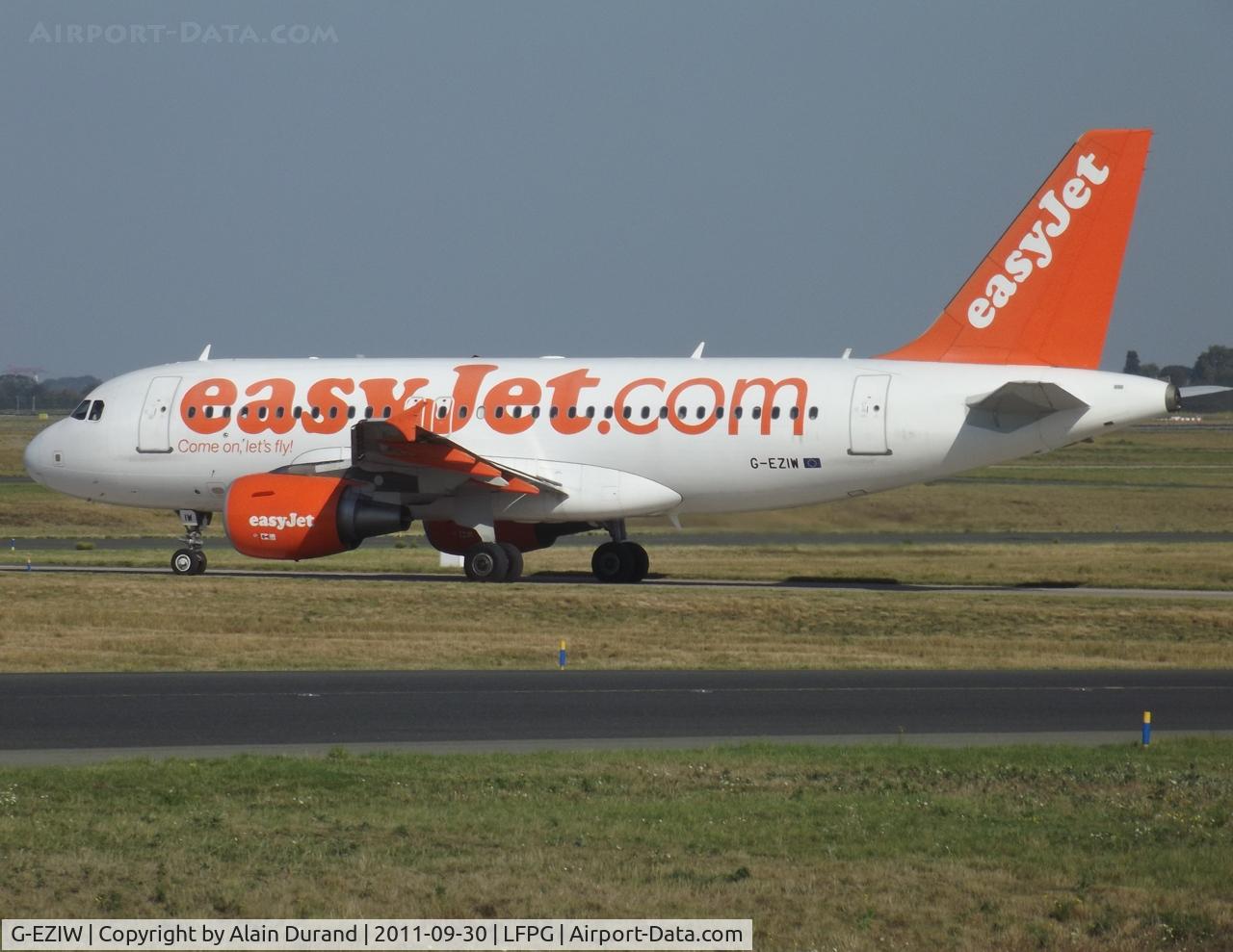G-EZIW, 2005 Airbus A319-111 C/N 2578, Another one introducing herself as Easy on the way out.