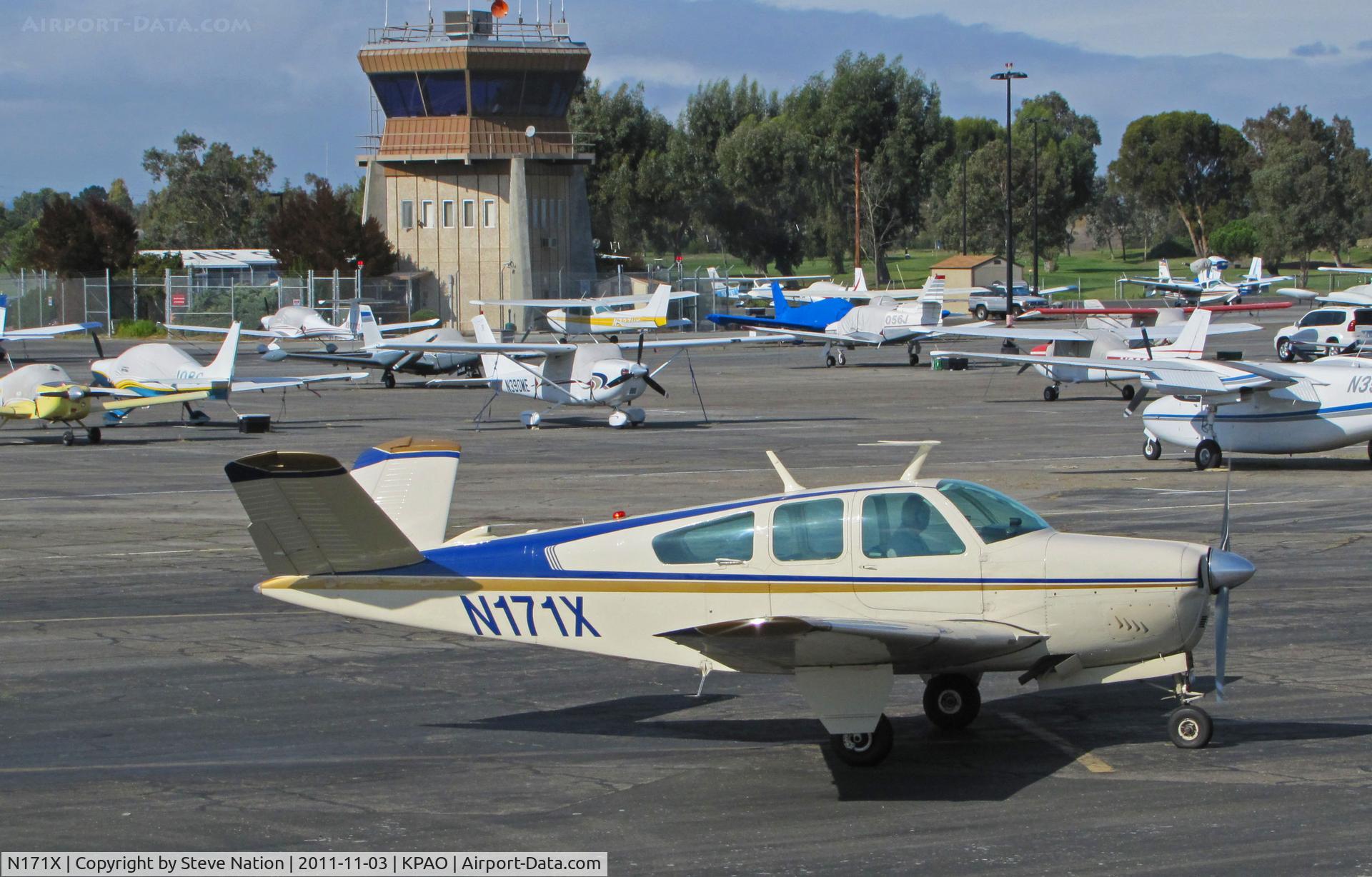 N171X, 1962 Beech K35 Bonanza C/N D-5857, Looking good for almost 50! Beautiful 1962 Beech K35 Bonanza of Teknet Inc (Rigby, ID) taxiing at Palo Alto, CA