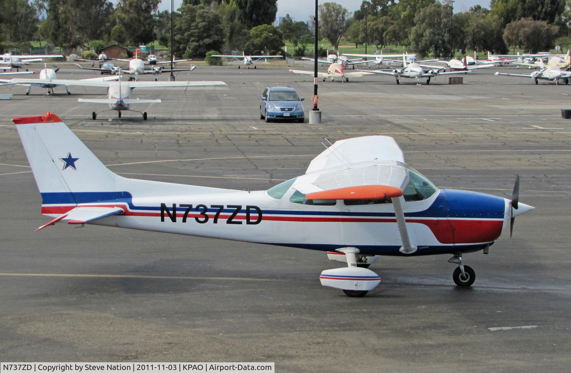 N737ZD, 1977 Cessna 172N C/N 17269794, HP Air 1977 Cessna 172N taxiing for take-off at Palo Alto, CA