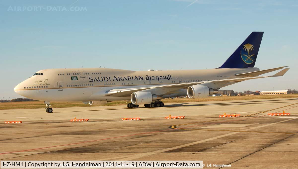 HZ-HM1, 2001 Boeing 747-468 C/N 28343, early morning in Maryland
