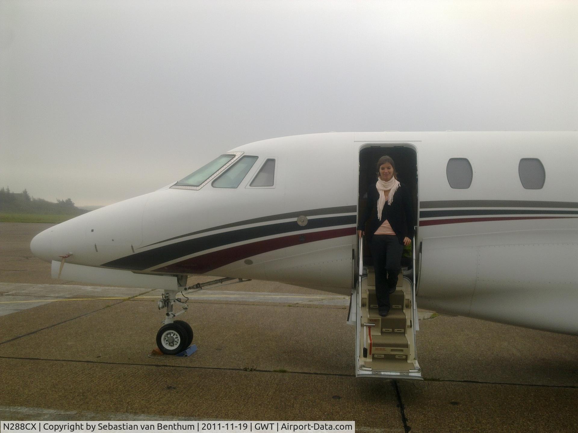 N288CX, 2003 Cessna 750 Citation X Citation X C/N 750-0219, We took the chance to get alook inside