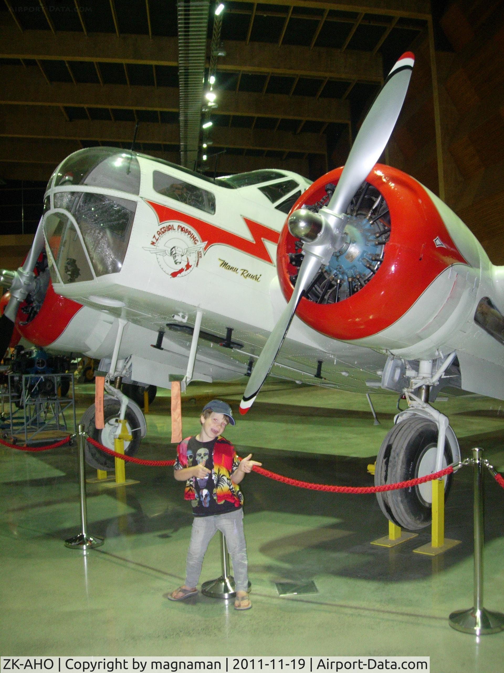 ZK-AHO, 1943 Beech AT-11 Kansan C/N 3691, Nice shot of front end.