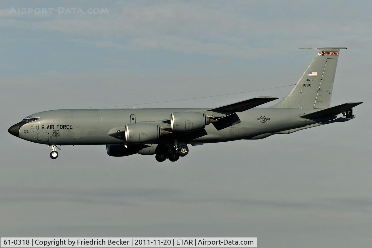 61-0318, 1961 Boeing KC-135R Stratotanker C/N 18225, approach RW26