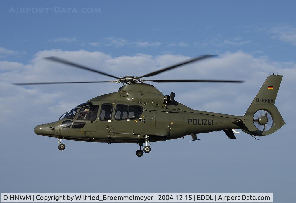 D-HNWM, Eurocopter EC-155B C/N 6613, German Police arriving to the Dusseldorf Station.