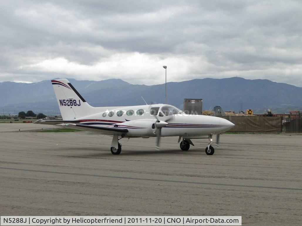 N5288J, 1976 Cessna 421C Golden Eagle C/N 421C0158, Heading to hanger just in front of the rain