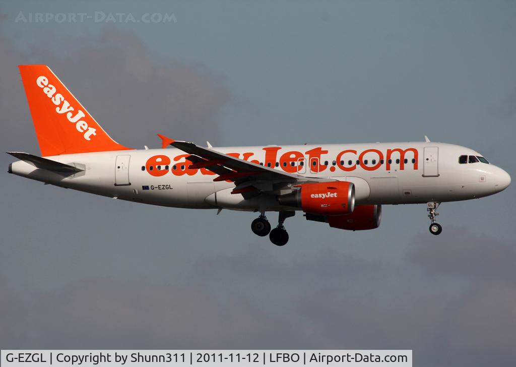 G-EZGL, 2011 Airbus A319-111 C/N 4744, Landing rwy 14L