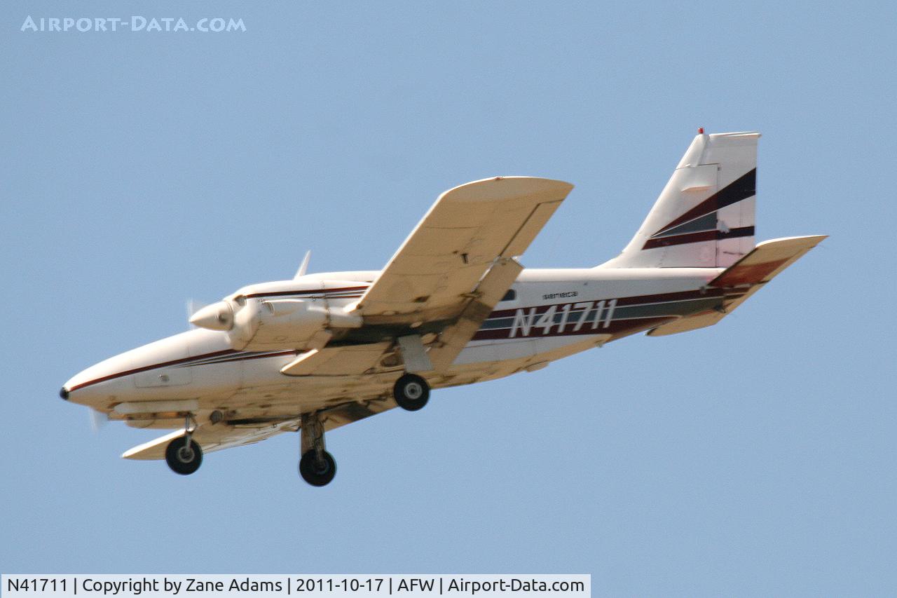 N41711, 1974 Piper PA-34-200 C/N 34-7450148, Landing at Alliance Airport - Fort Worth, TX