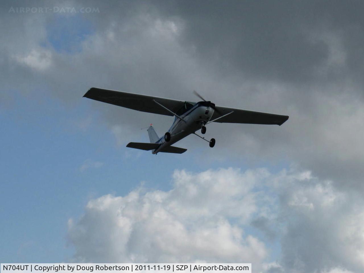 N704UT, 1976 Cessna 150M C/N 15078891, 1976 Cessna 150M, Continental O-200 100 Hp, takeoff climb Rwy 22