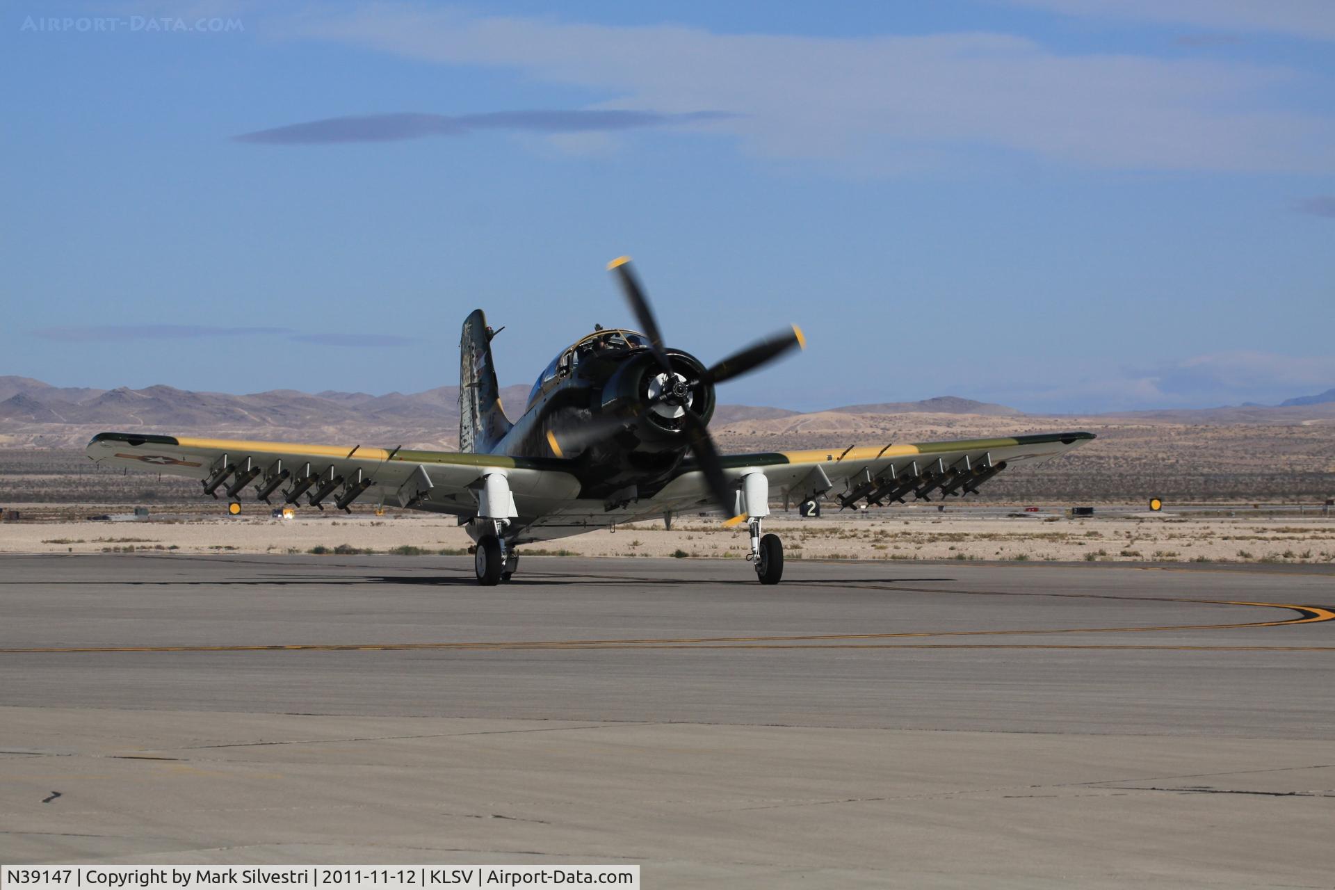 N39147, Douglas AD-5 (A-1E) Skyraider C/N 9540, Aviation Nation 2011