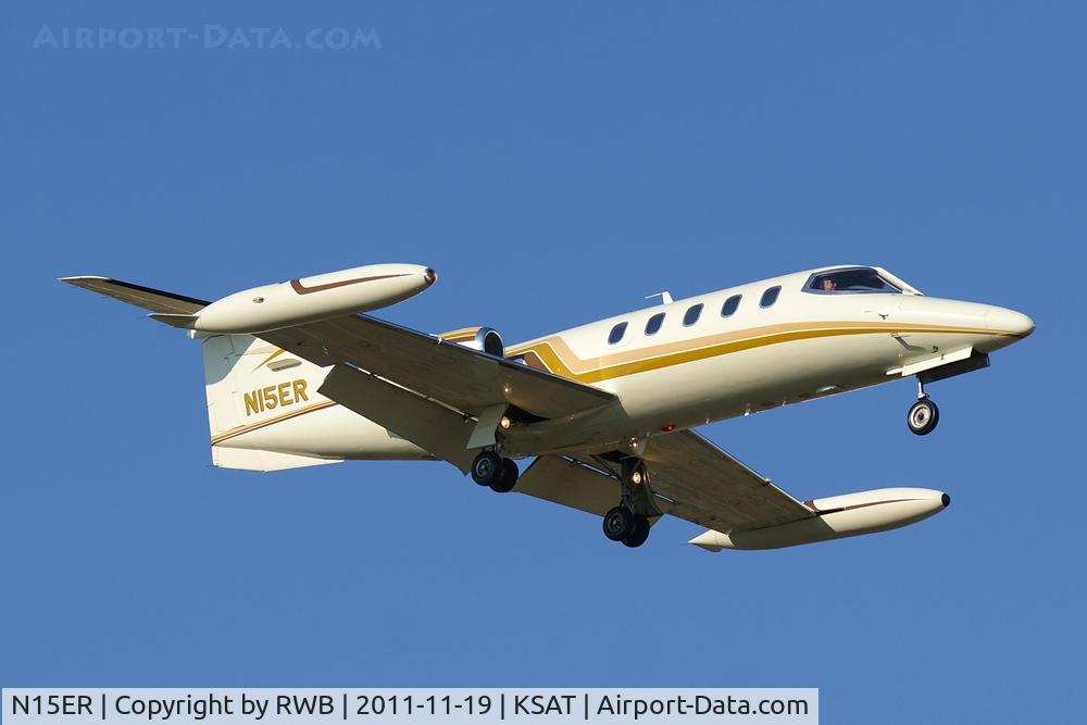 N15ER, 1979 Gates Learjet 25D C/N 267, Landing 12R
