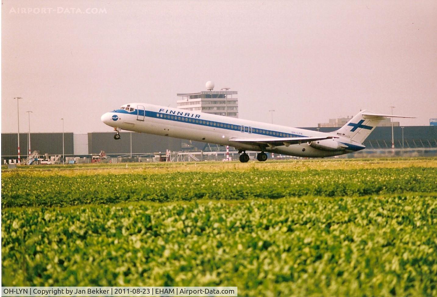 OH-LYN, 1975 Douglas DC-9-51 C/N 47694, Kaagbaan Schiphol