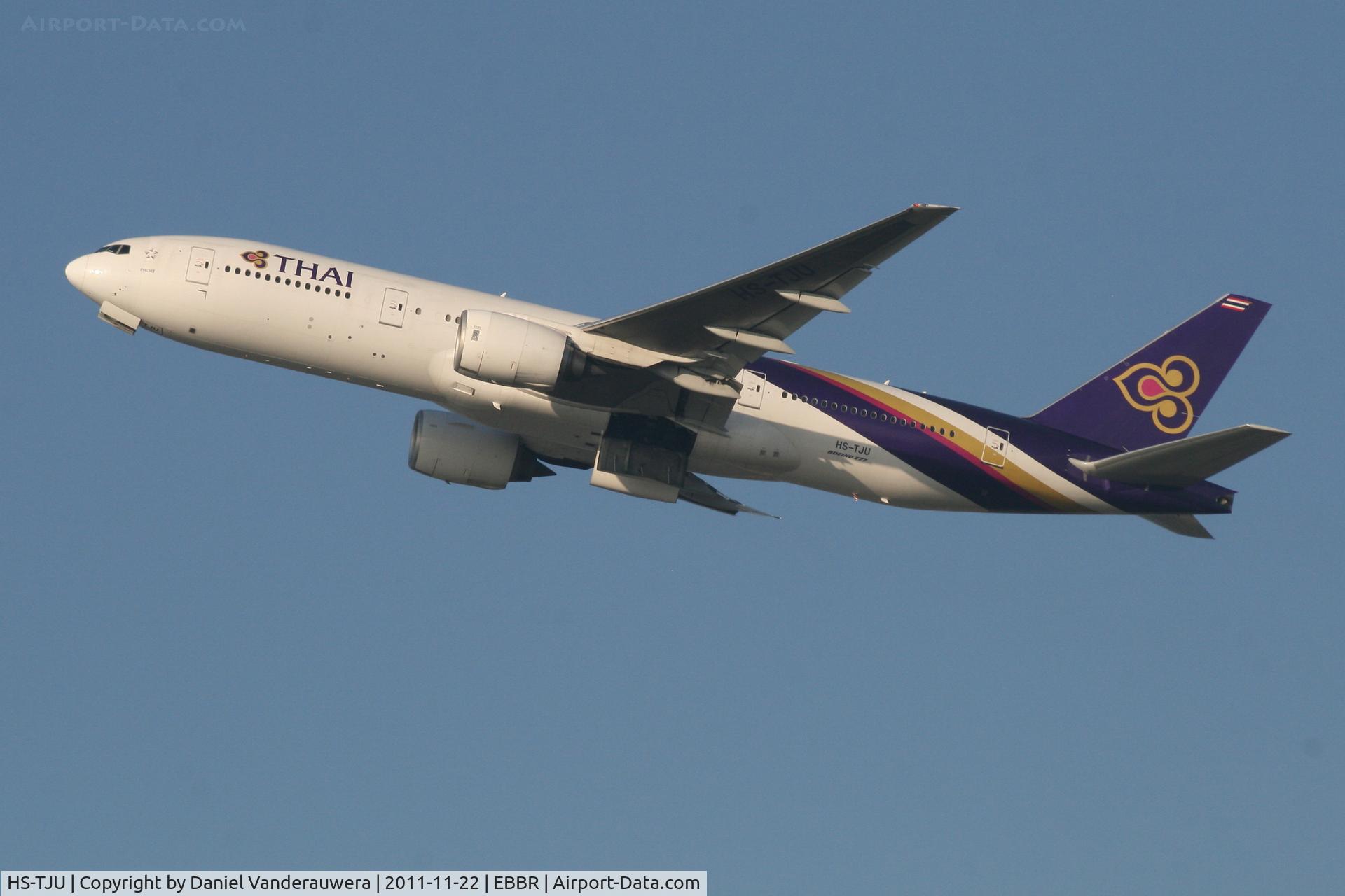 HS-TJU, 2006 Boeing 777-2D7/ER C/N 34589, Flight TG935 is climbing from RWY 25R
