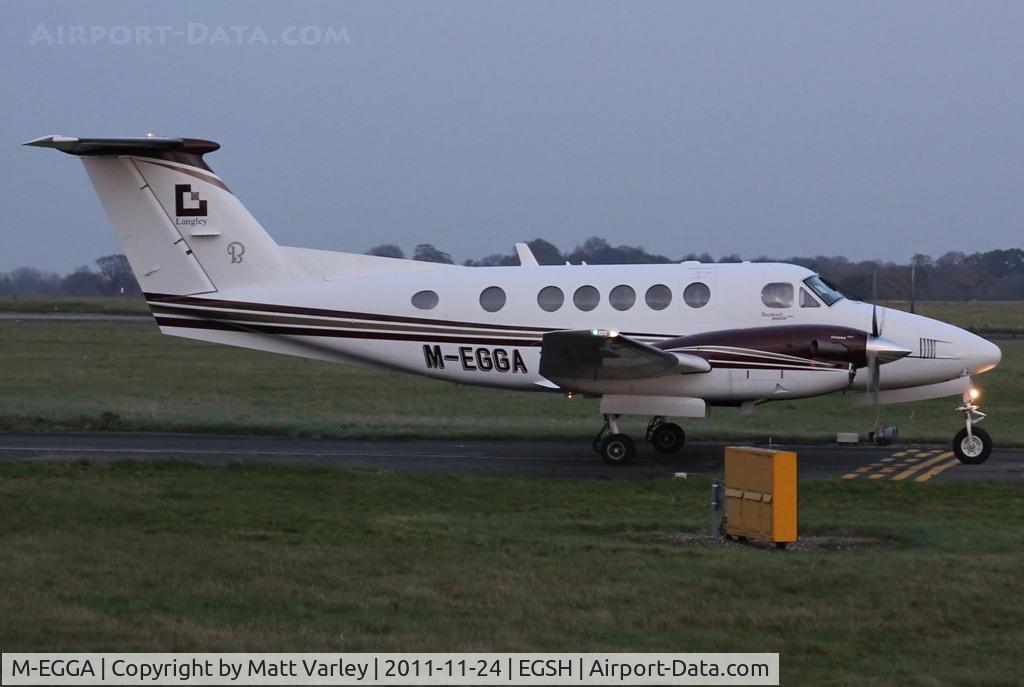 M-EGGA, 2006 Raytheon B200 King Air C/N BB-1933, Arriving at EGSH after the sun had set.
