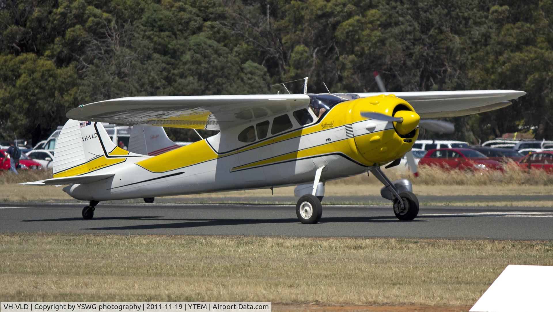 VH-VLD, 1953 Cessna 195B Businessliner C/N 16111, Cessna 195B getting ready for take off on Runway 36 during the Warbirds Downunder Airshow at Temora.