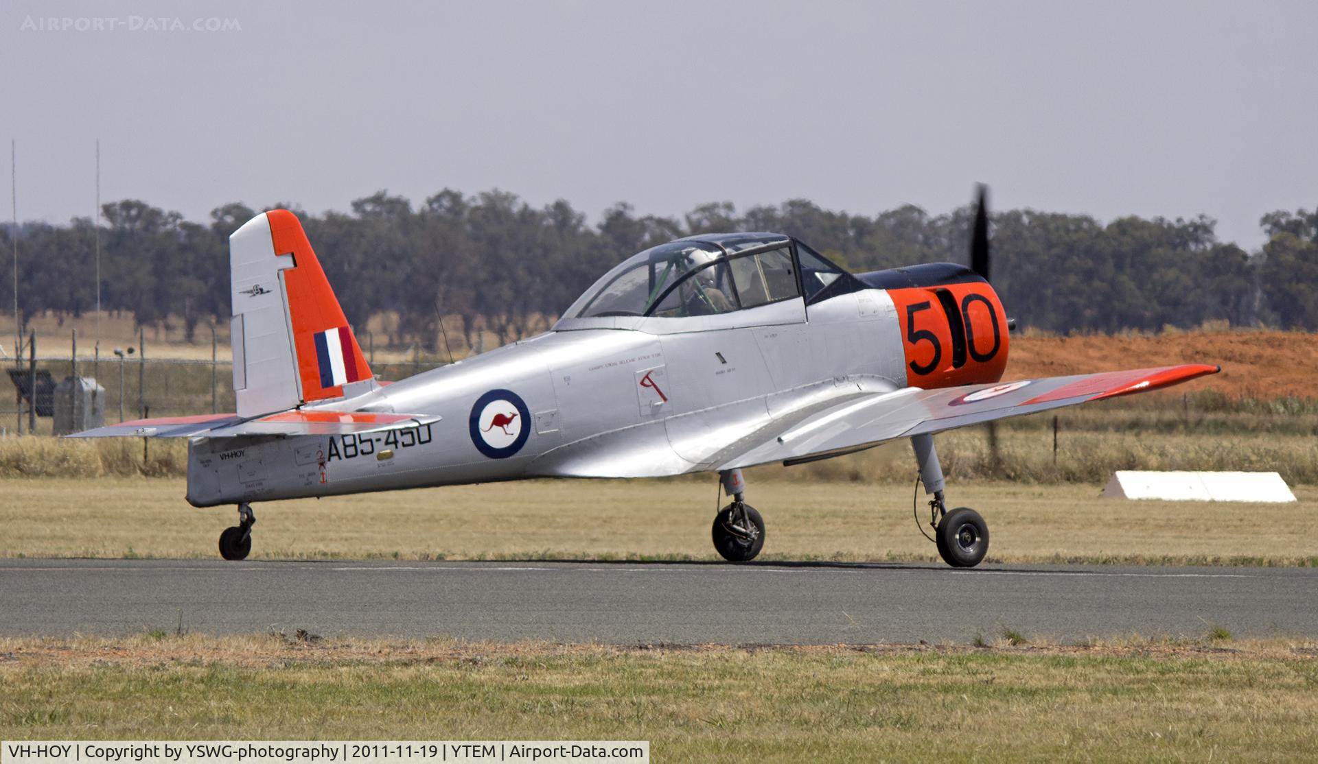 VH-HOY, 1957 Commonwealth CA-25 Winjeel C/N CA25-50, CAC Winjeel CA25-50 A85-450 (VH-HOY) taking off on Runway 36 at Temora.