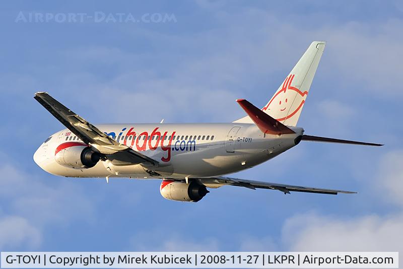 G-TOYI, 1998 Boeing 737-3Q8 C/N 28054, RWY24 departure