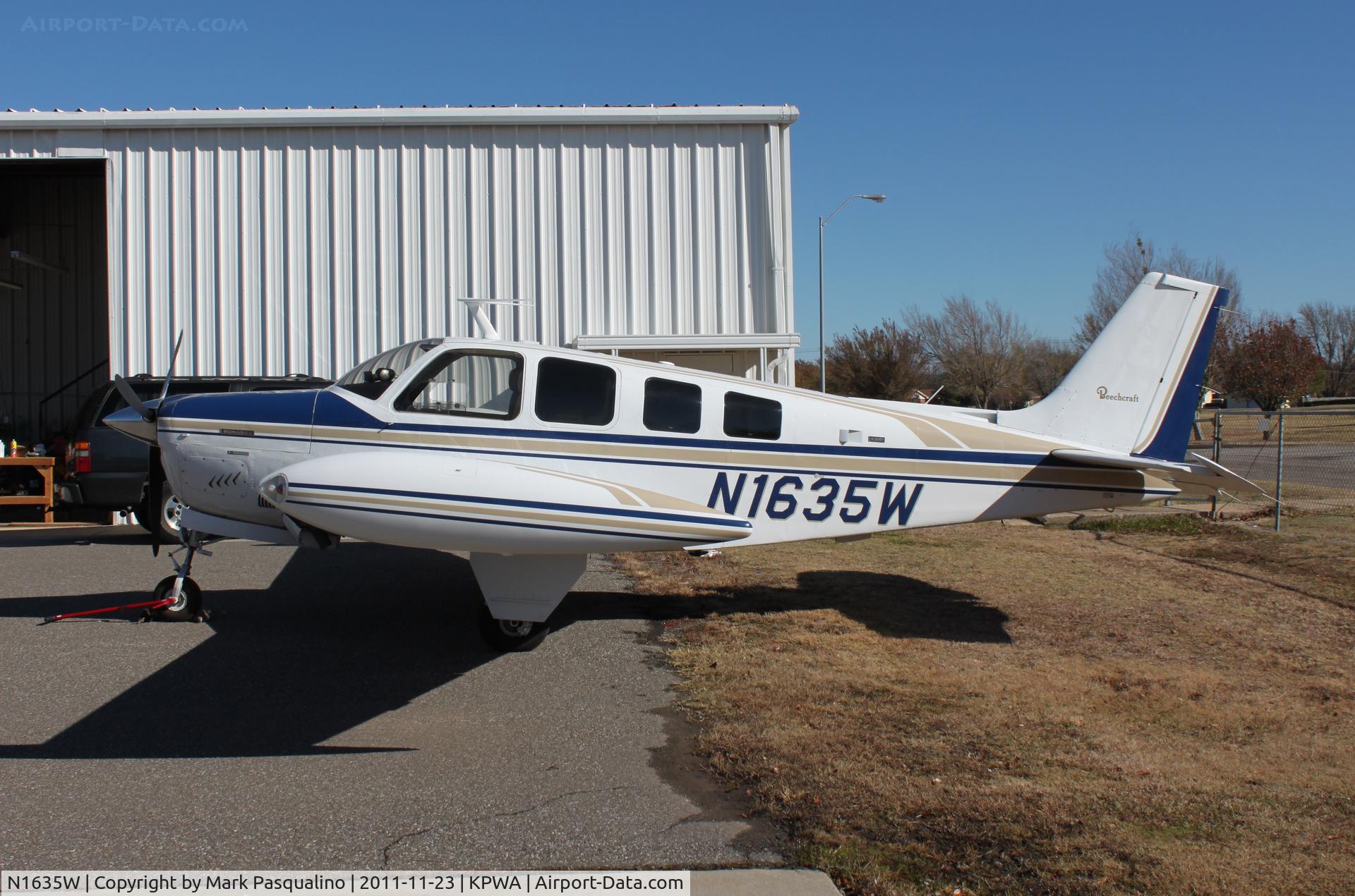 N1635W, 1972 Beech A36 Bonanza 36 C/N E-350, Beech A36
