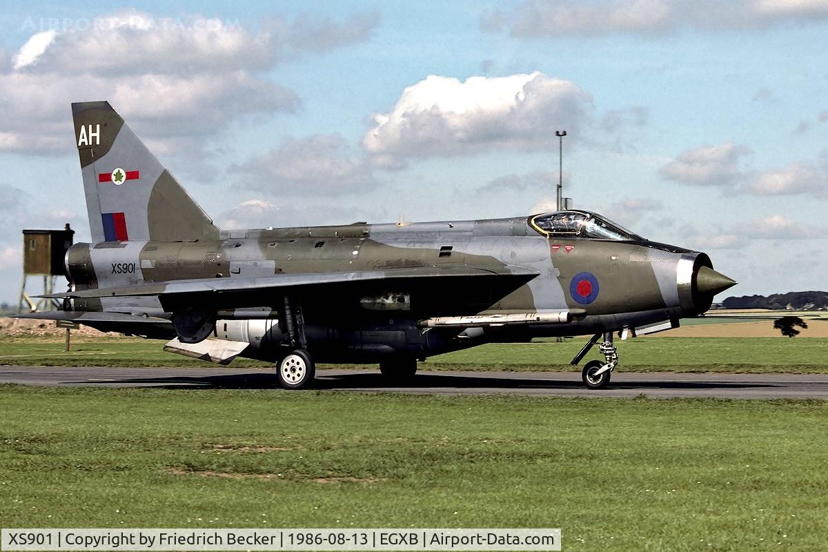 XS901, 1966 English Electric Lightning F.6 C/N 95247, taxying to the active