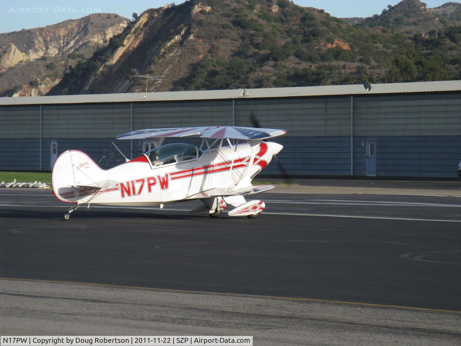 N17PW, 1988 Christen Pitts S-2B Special C/N 5148, 1988 Christen Inds. Inc. PITTS S-2B, Lycoming AEIO-540 260 Hp, taking the active