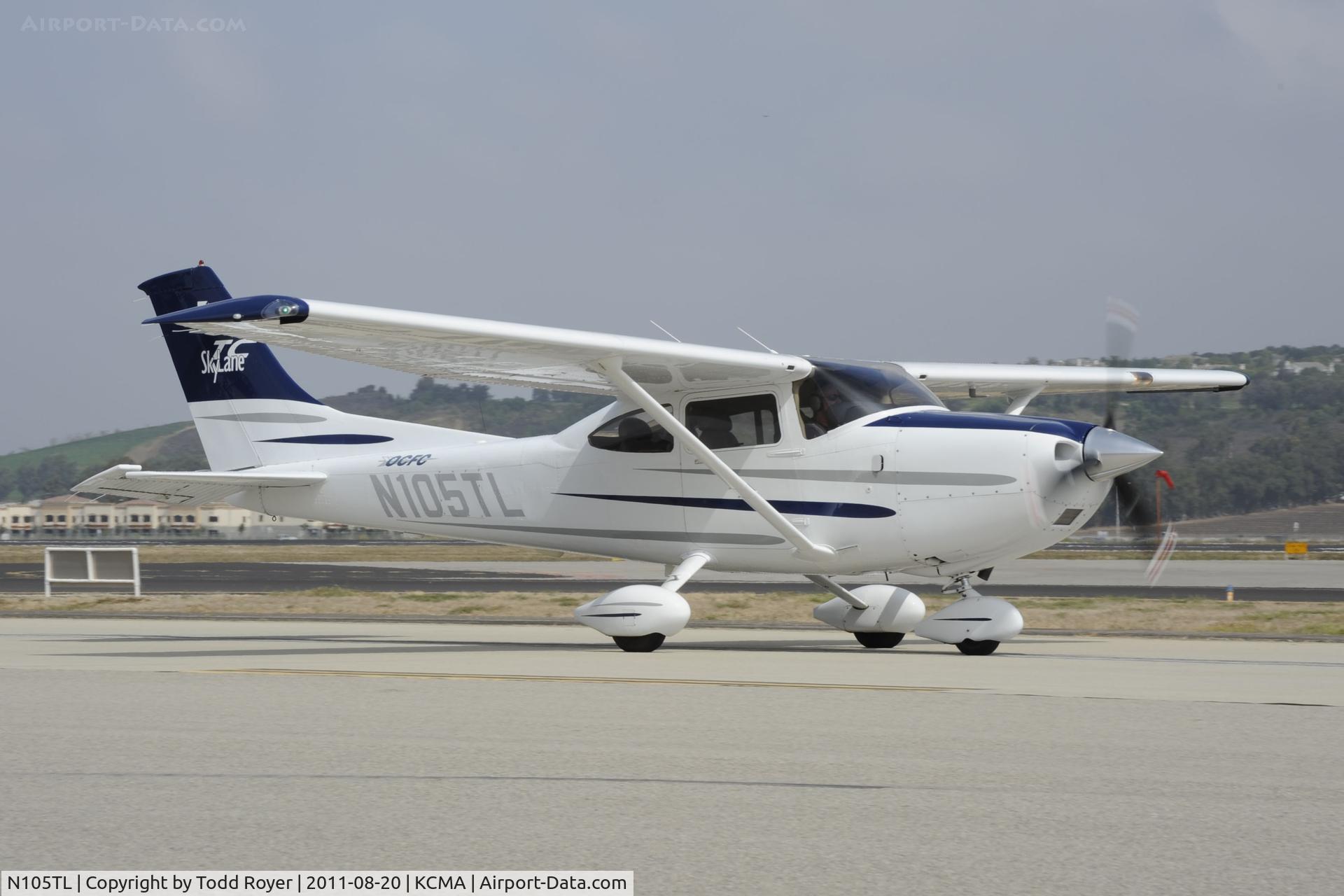 N105TL, 2003 Cessna T182T Turbo Skylane C/N T18208213, Taxiing at Camarillo