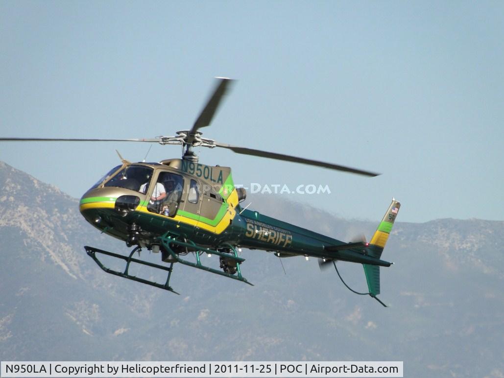 N950LA, 2010 Eurocopter AS-350B-2 Ecureuil Ecureuil C/N 4930, Flaring out to turn southbound into LA County Air Ops helipad area