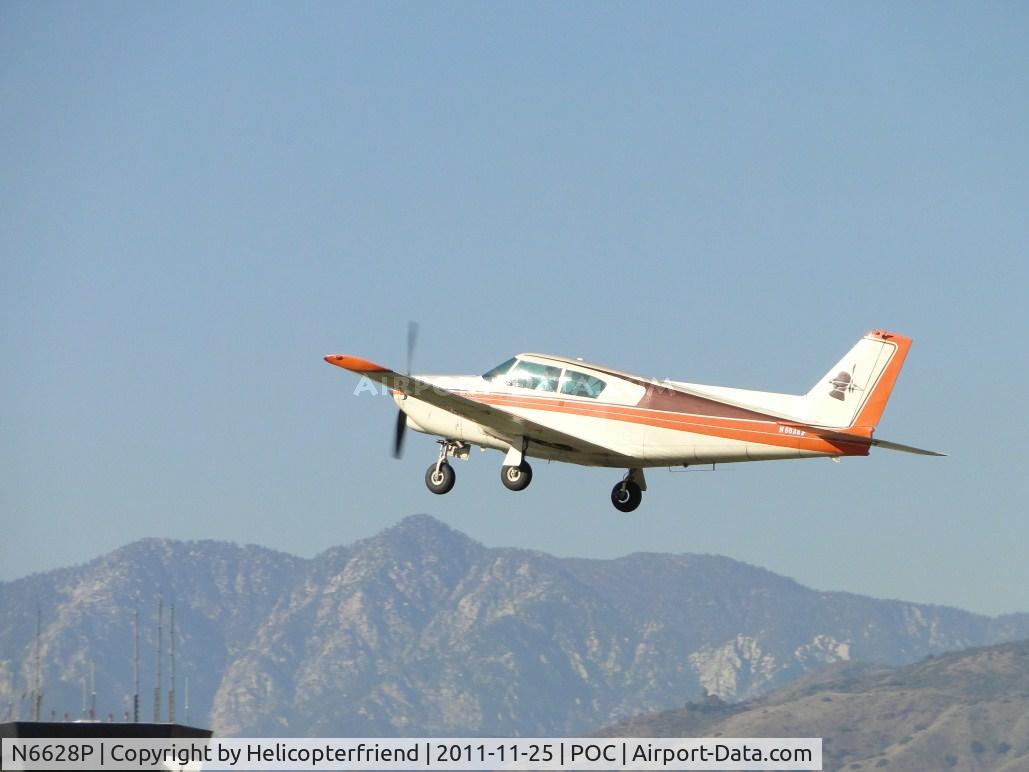 N6628P, 1960 Piper PA-24-180 Comanche C/N 24-1751, Lifting off from runway 26L headed west