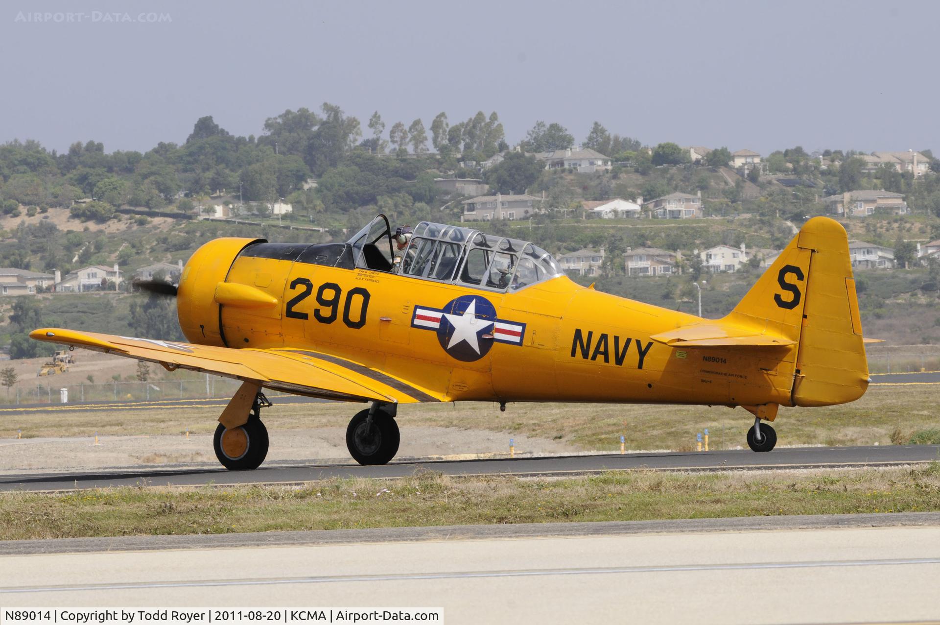 N89014, 1943 North American SNJ-5 Texan Texan C/N 84865, Camarillo Airshow 2011