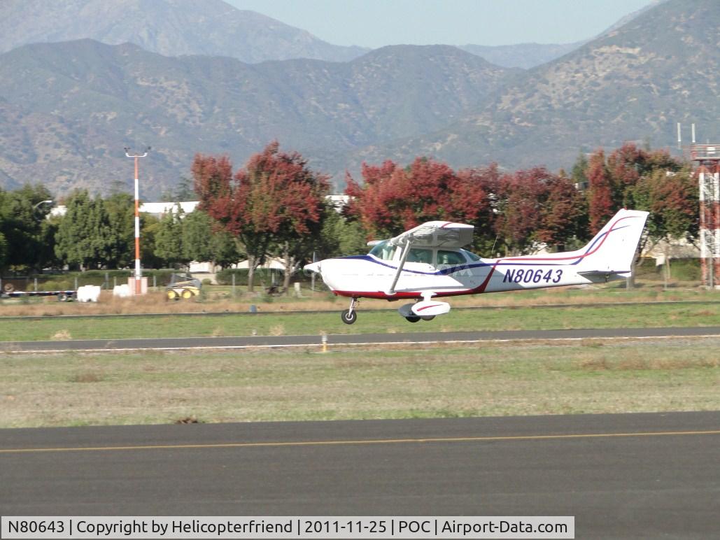 N80643, 1976 Cessna 172M C/N 17266687, Taking off westbound