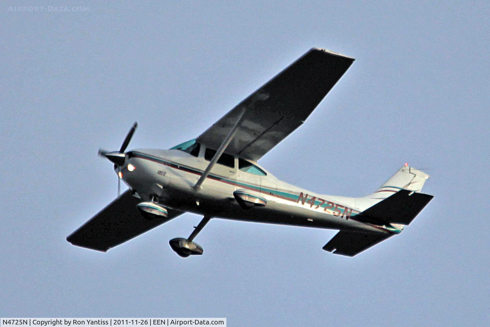N4725N, 1979 Cessna 182Q Skylane C/N 18267314, Final runway 02, Dillant-Hopkins Airport, Keene, NH