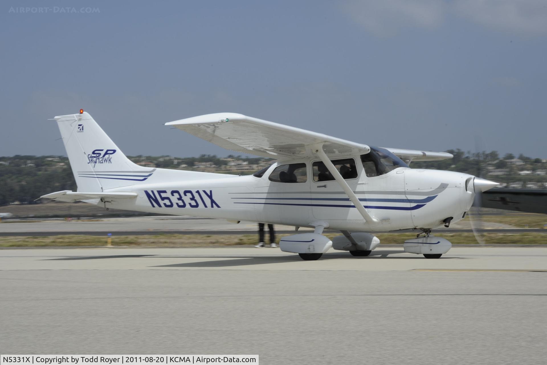 N5331X, 2003 Cessna 172S C/N 172S9340, Taxiing at Camarillo