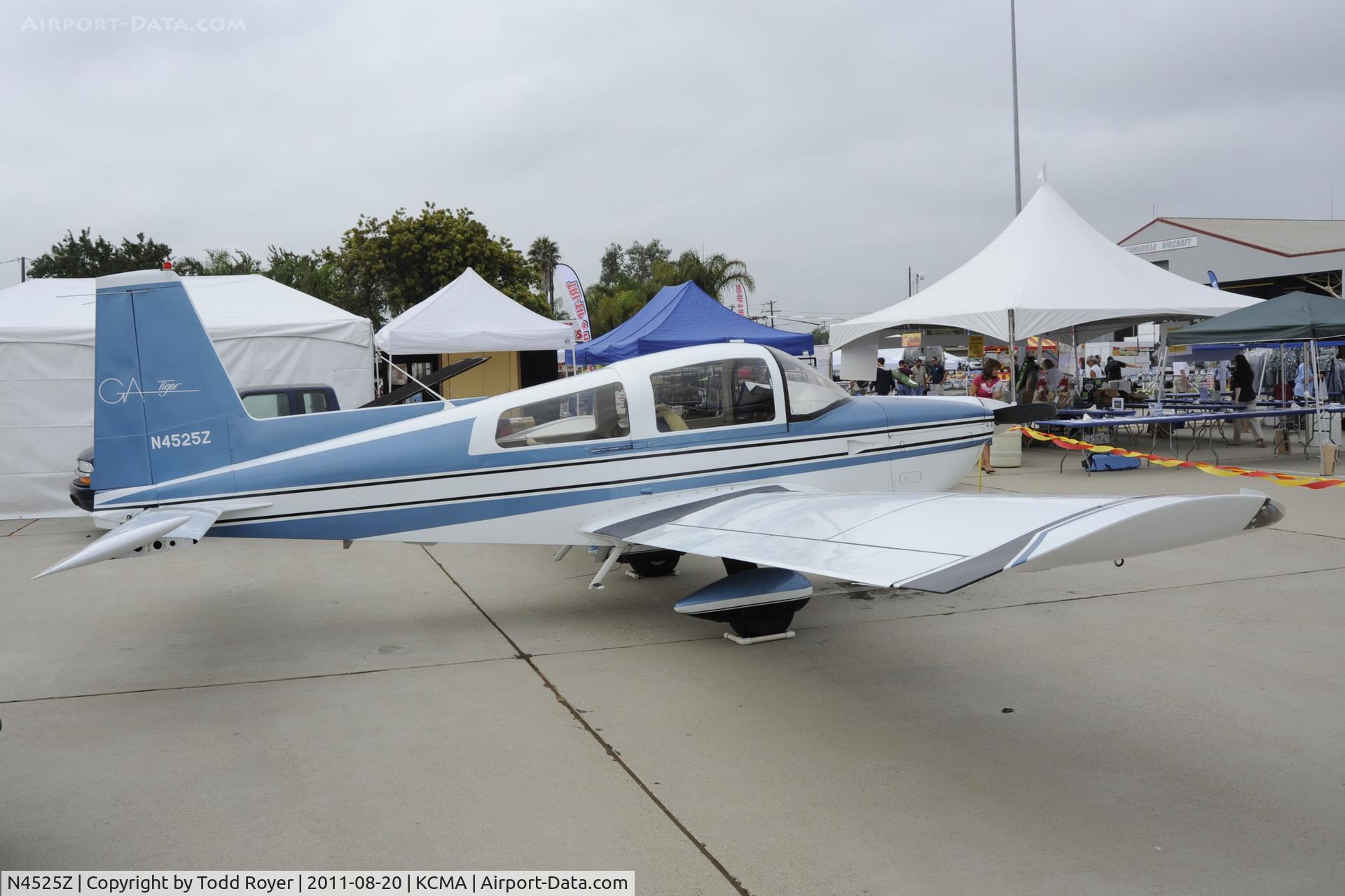 N4525Z, 1979 Gulfstream American Corp AA-5B C/N AA5B-1125, Camarillo airshow 2011