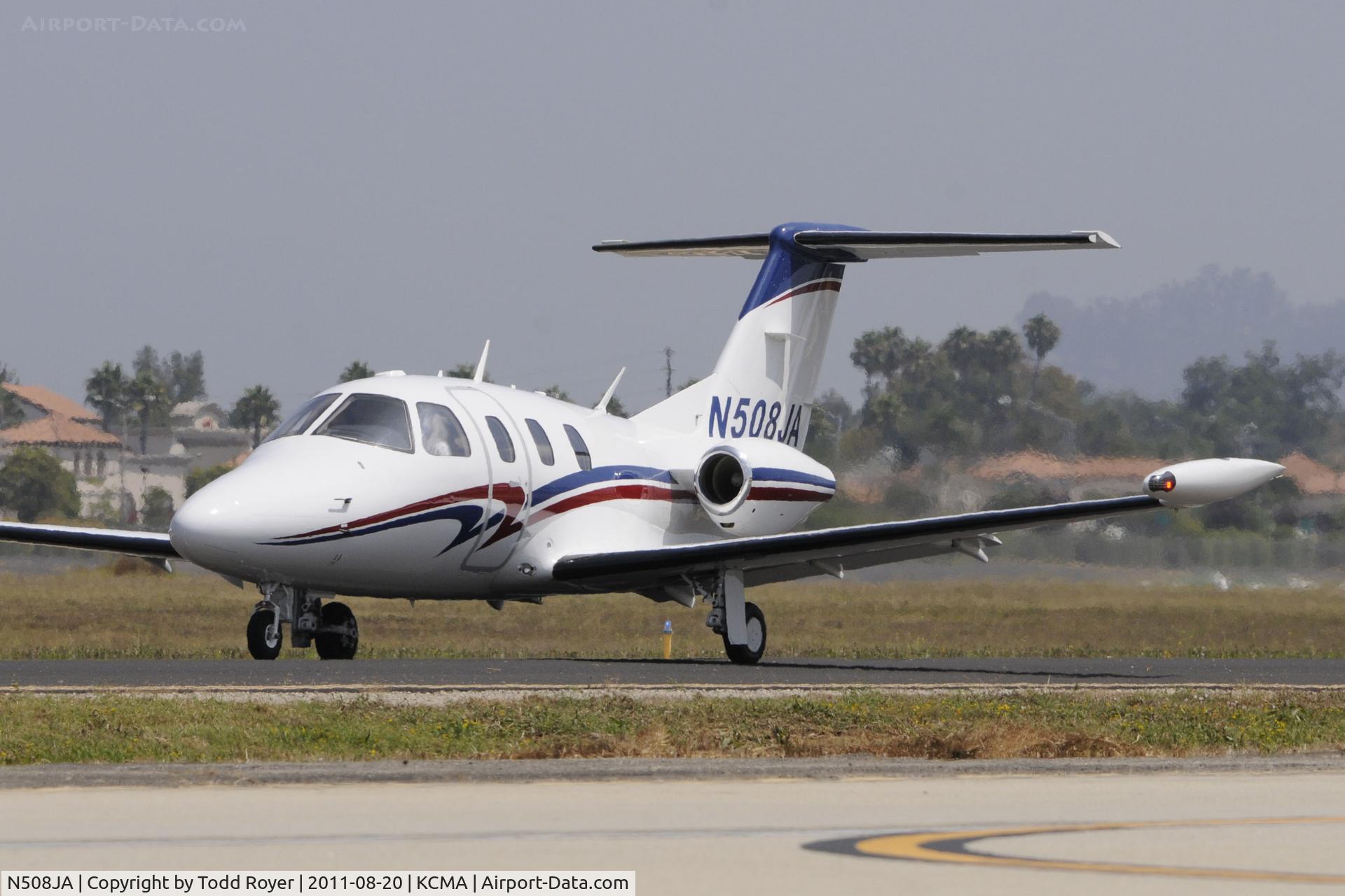 N508JA, 2006 Eclipse Aviation Corp EA500 C/N 000001, Taxi for departure