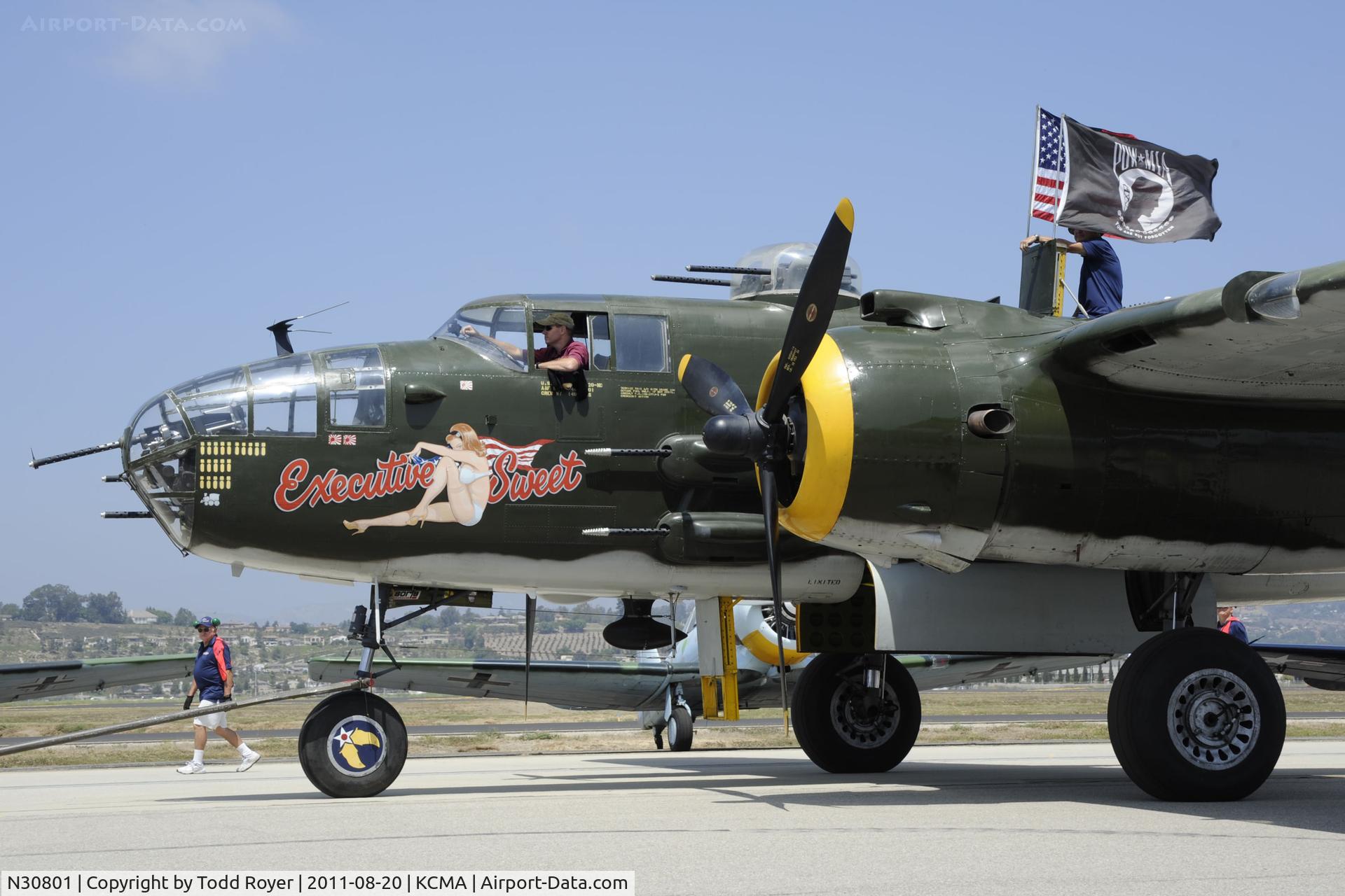 N30801, 1944 North American TB-25N Mitchell C/N 108-34076, Camarillo airshow 2011