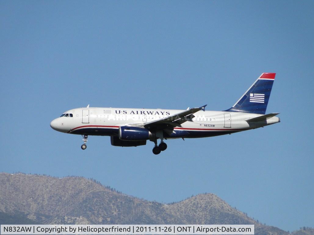 N832AW, 2001 Airbus A319-132 C/N 1643, On final for runway 26R