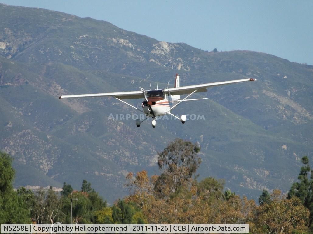 N5258E, 1978 Cessna 172N C/N 17271801, On final to runway 24